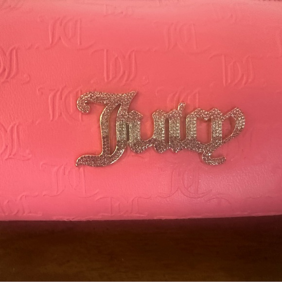 Juicy Couture Exclusive Pink Shoulder Bag with Gold Chain - Picture 2 of 6
